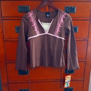 NWT  FANG Brown Top with Pink Floral Accents